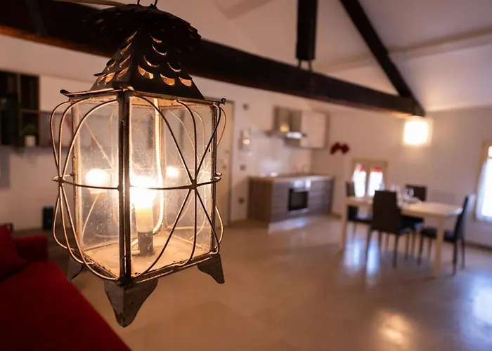 Mansarda Shakespeare - Car Parking * فيرّارا