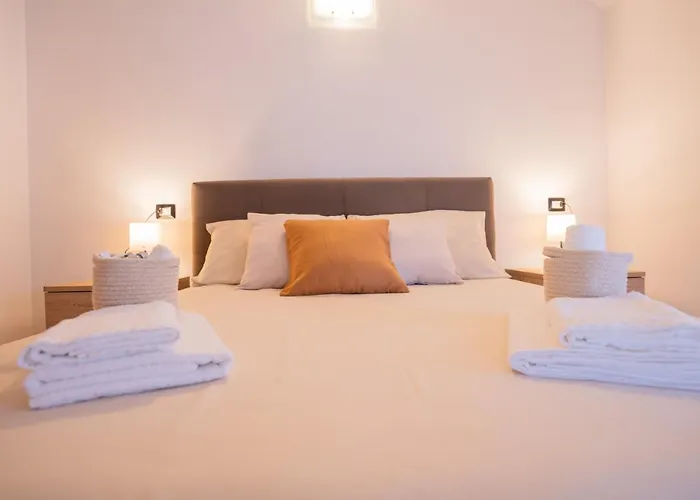 Mansarda Shakespeare - Car Parking Apartament